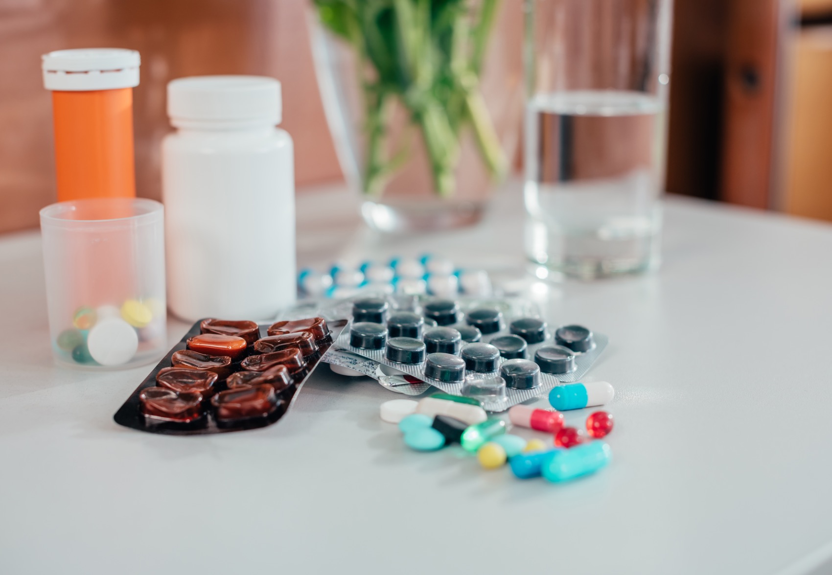 Medicamentos do dia a dia que podem agravar os sintomas da HBP: o que deve saber